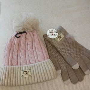 Ugg tan and pink hat and tech glove set